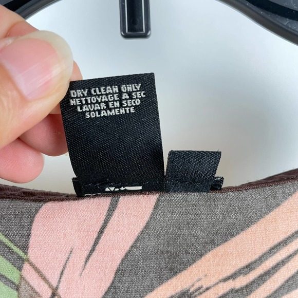 BCBGMAXAZRIA Tropical Leaves V-Neck Sheath Women's Dress - Picture 5 of 7